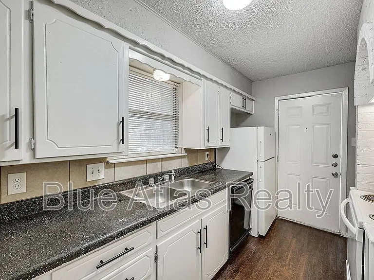 1908 Nolen Ct #A — Photo 6