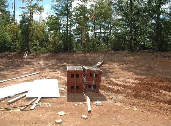 2nd image of 2054 Lake Forest Dr