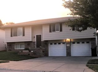 5249 W Thatcher Ln, Lincoln, NE 68528