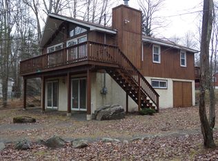 395 N Arrow Dr, Pocono Lake, PA