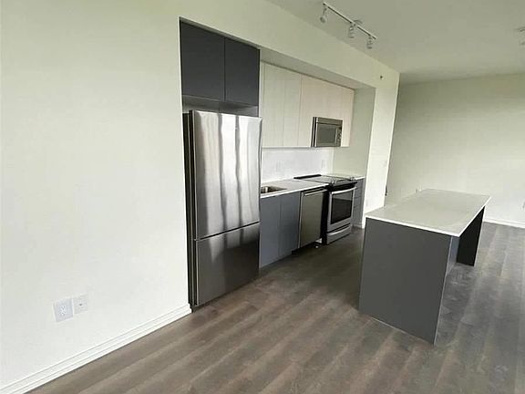 3rd image of 3237 Bayview Ave #809