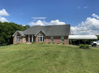 829B Shun Pike, Cottontown, TN 37048