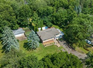 1960 Kirkland Ct, Wixom, MI