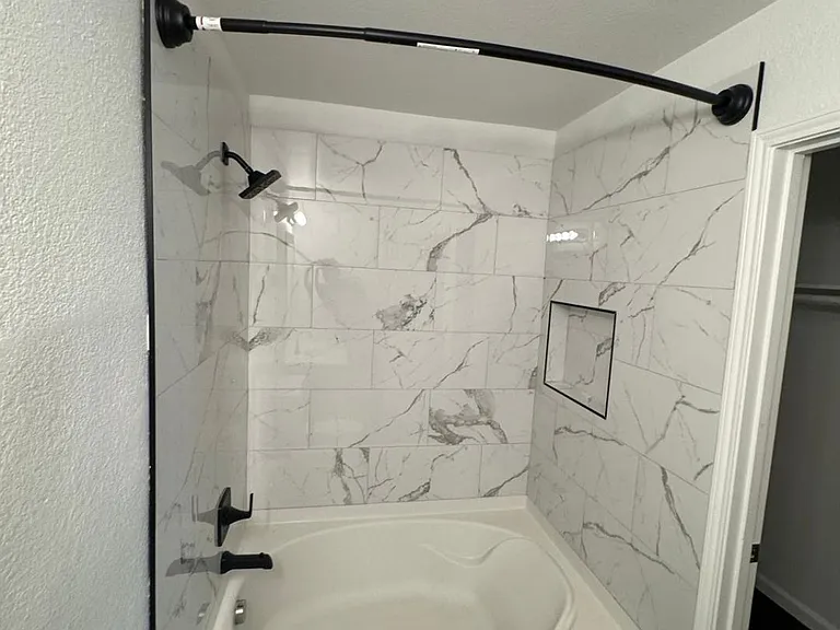 12924 Kingsgate Dr — Photo 9