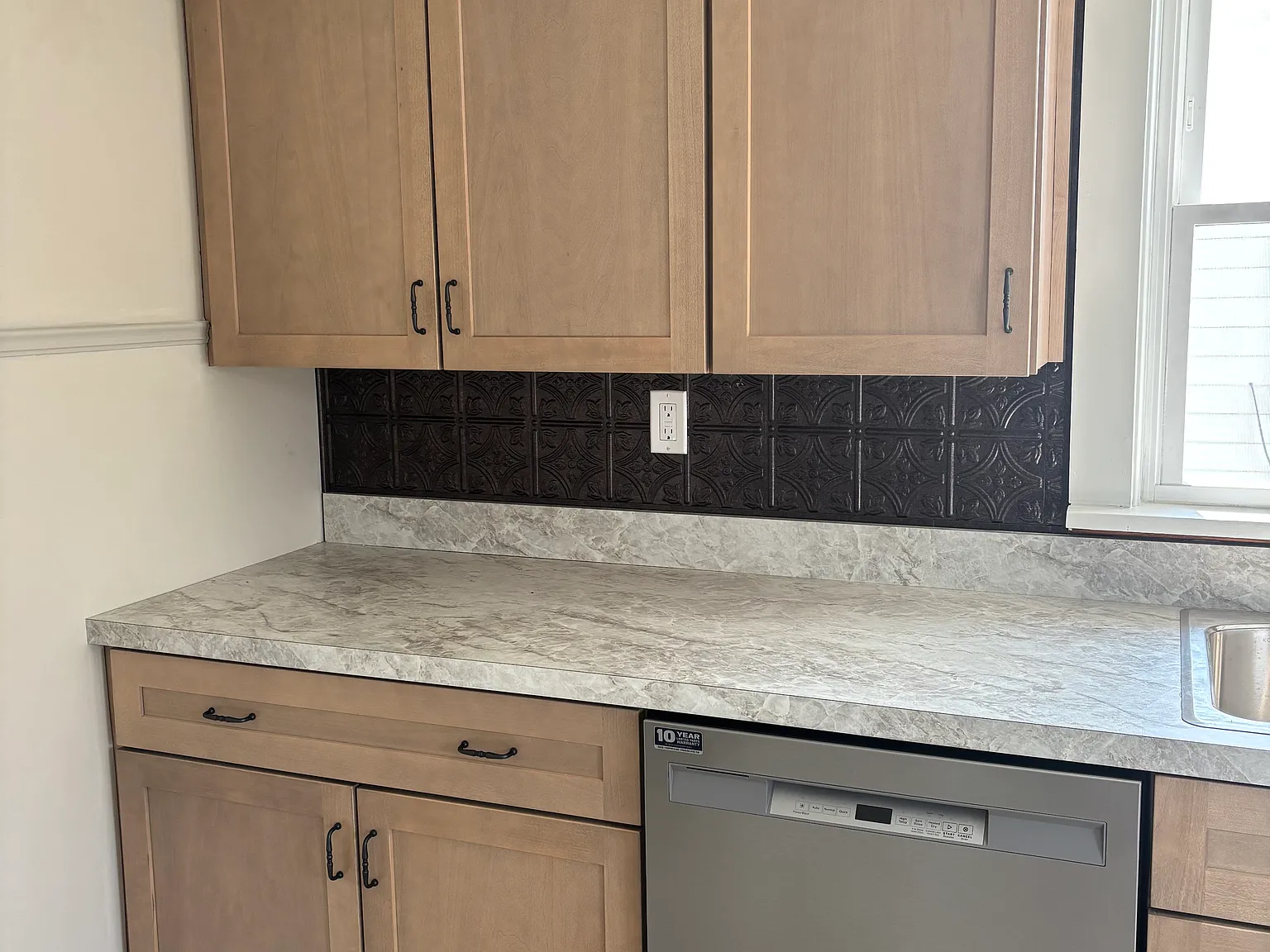 331 Eldred St — Photo 3