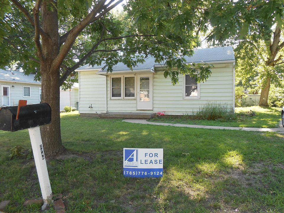 2048 Hayes Drive-$800 August 1 lease Two bedrooms-One bath P