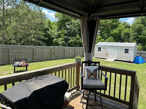 3rd image of 108 Birchwood Dr