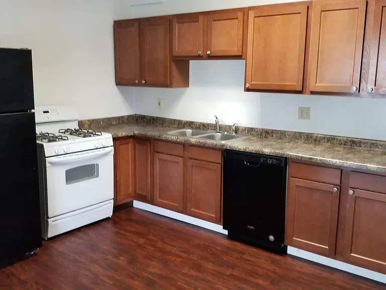 3758 Spencer Ave — Photo 2