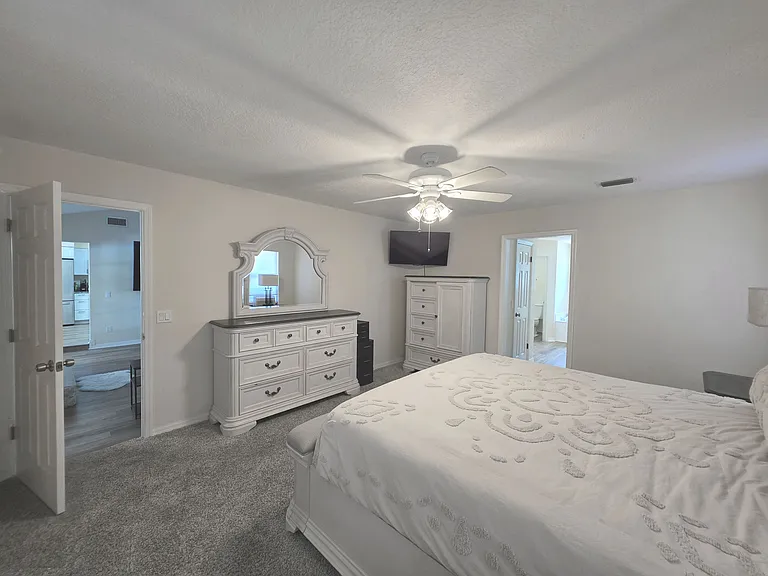 8234 Spencers Trace Dr — Photo 32