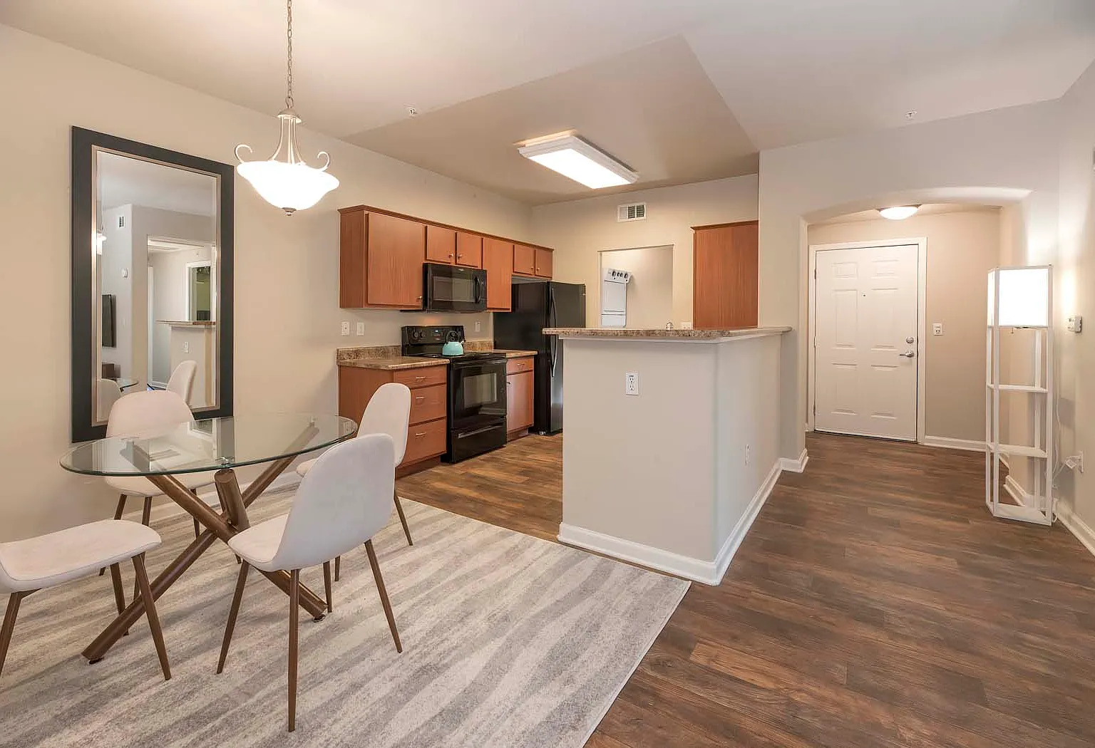 Sterling Village Apartment Homes — Photo 3