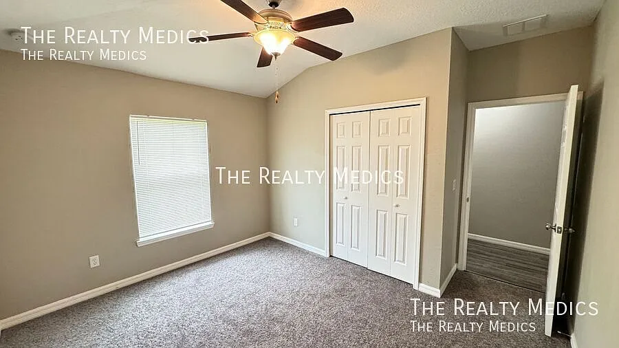 Stylish 2Bd/2Ba Duplex in Spring Lake Must See! — Photo 2