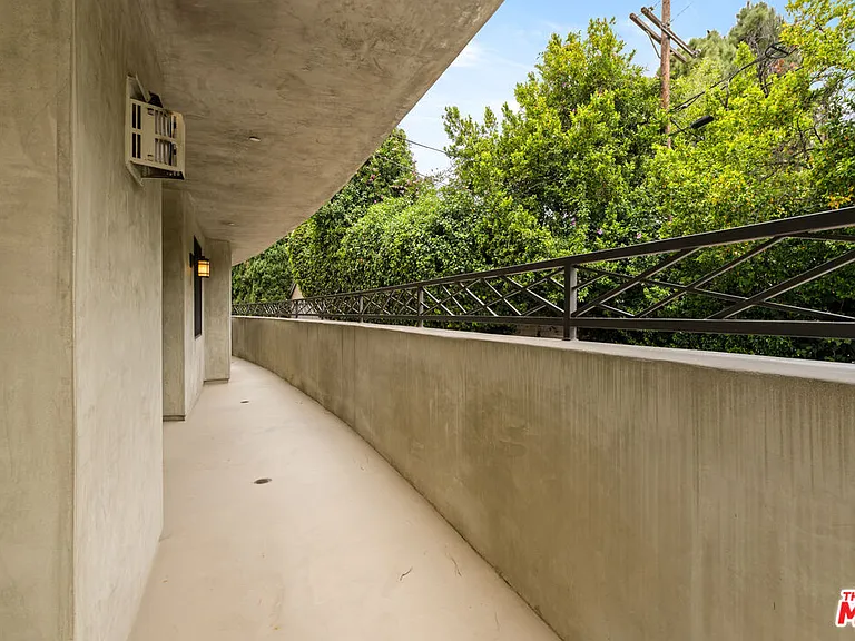 1304 Roxbury Dr #103 — Photo 24