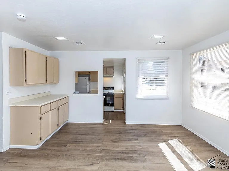236 S 3rd Ave — Photo 4