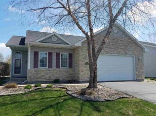 1355 Westcreek Ln UNIT 37, Neenah, WI 54956