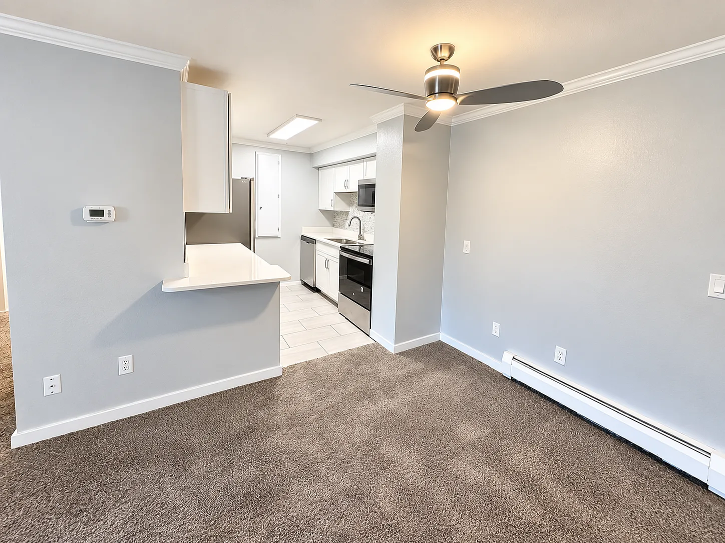 2 bed, 836 sqft, $1,800 — Photo 2