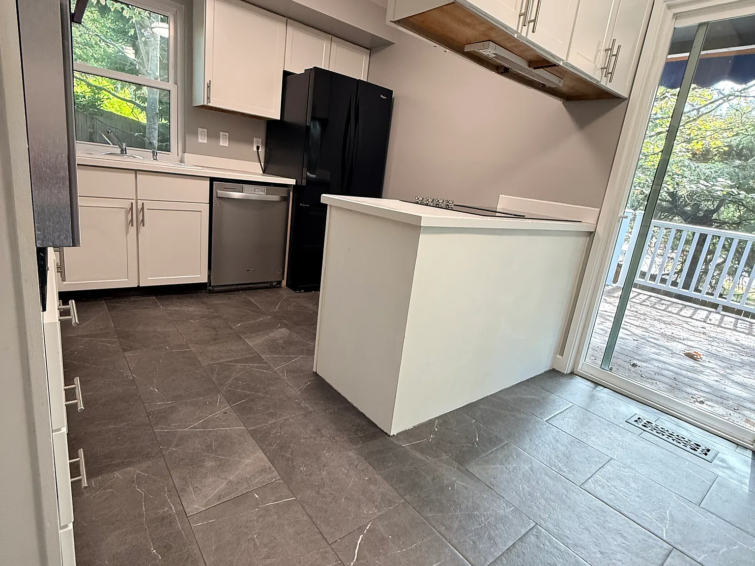 4 bed, 2040 sqft, $4,200 — Photo 4