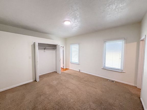 4th image of 384 E St