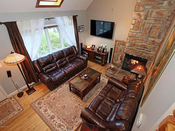 2nd image of 2 Collinson Dr