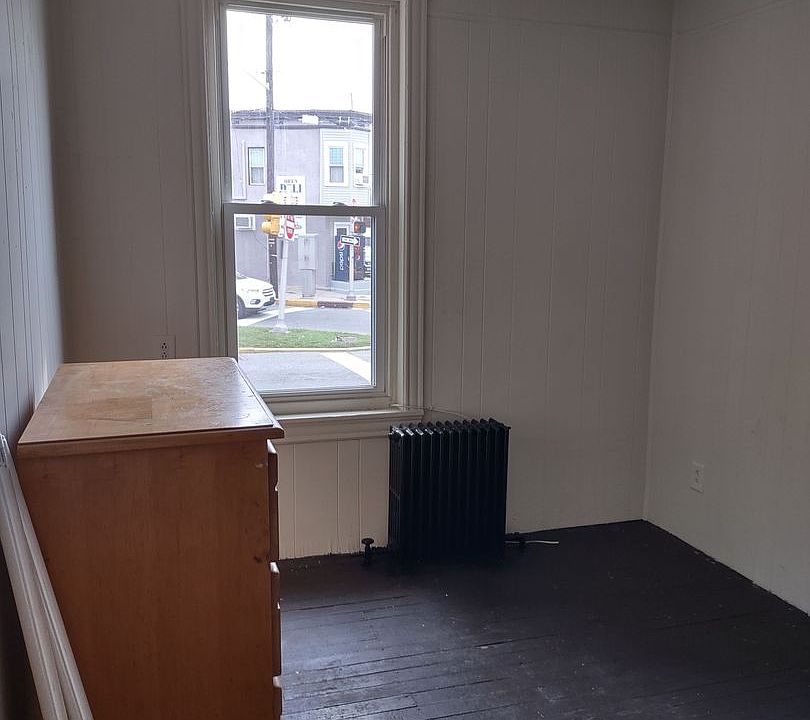 2nd image of 100 N Broadway APT 3