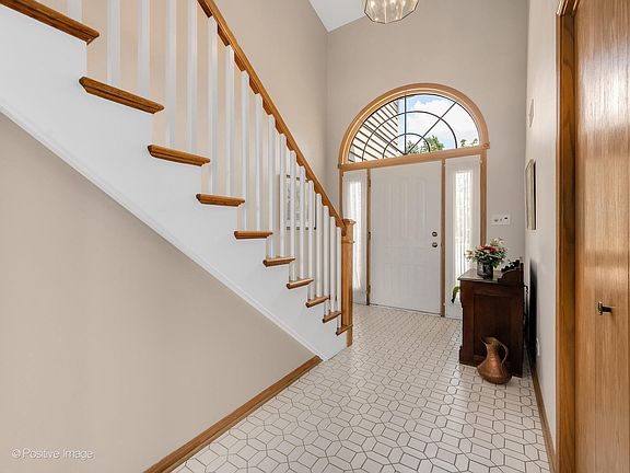 4th image of 8514 Thistlewood Ct