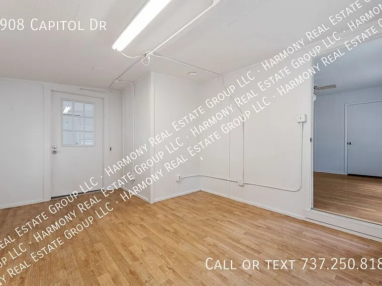8908 Capitol Dr — Photo 12