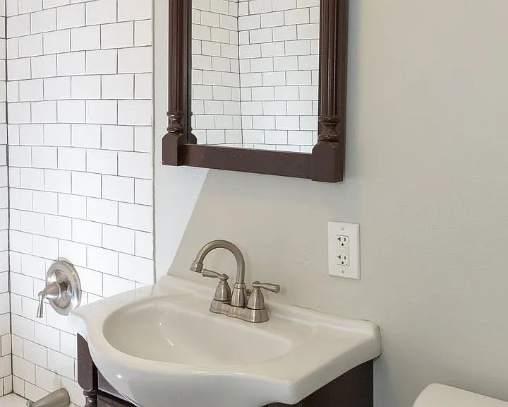 Townhome style apartments in up-and-coming Virgil Village with parking! — Photo 27
