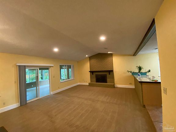 4th image of 6760 Bunker Hill Cir