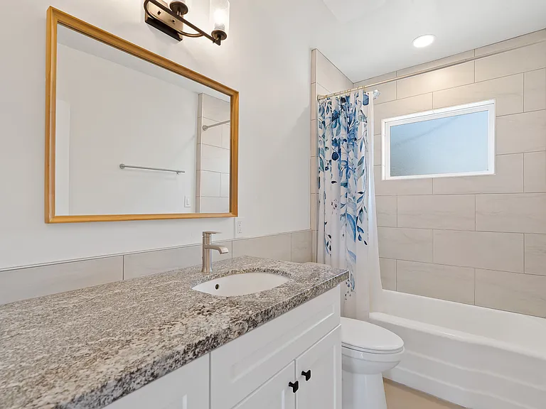 2233 N Forgeus Ave #2233 — Photo 5