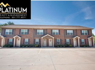 1870 Memorial Dr, Clarksville, TN 37043