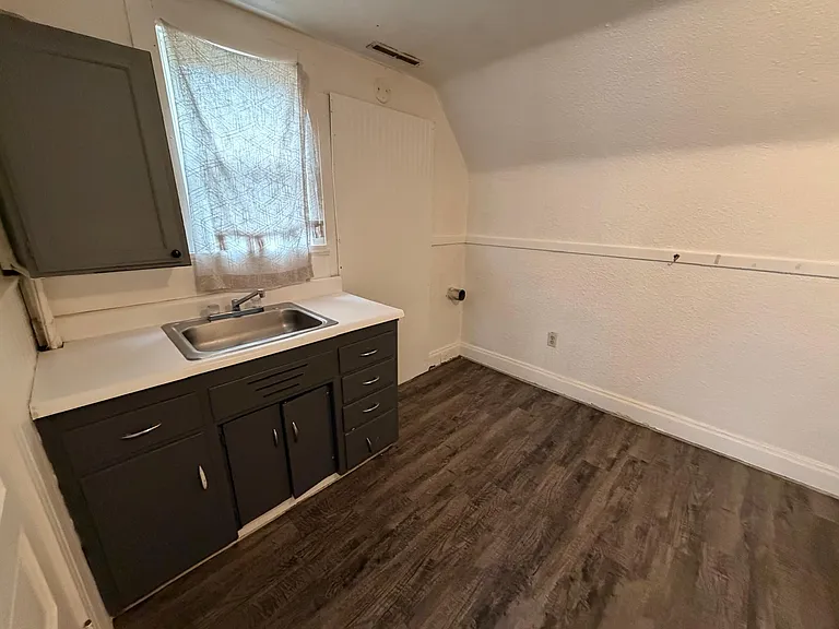 240 Dexter St #2 — Photo 10