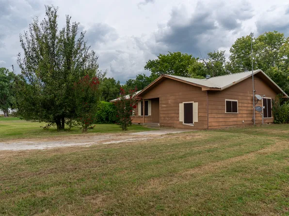 151 E 4th St, Durant, OK 74701