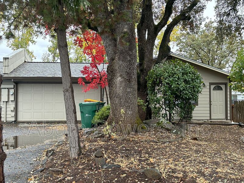 1st image of 3360 La Canada Dr