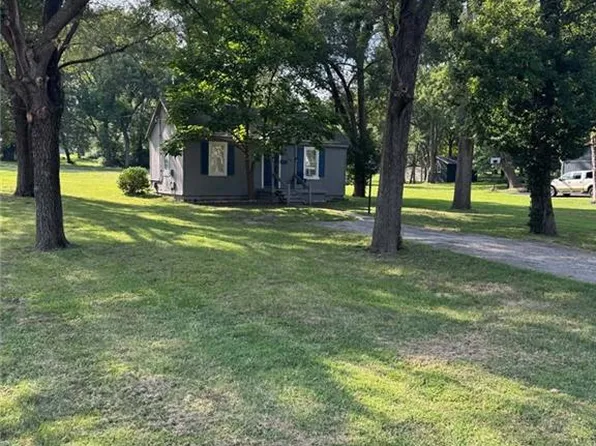 5308 Quivira Rd, Shawnee, KS 66216