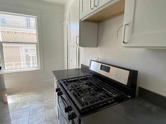 5th image of 2395 Pacific Ave #2395