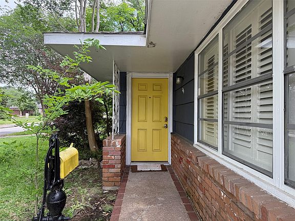 2nd image of 3411 Linkwood Dr