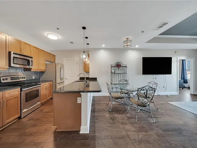 325 E Paces Ferry Rd NE #601 — Photo 4