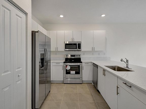 4th image of 1840 SE 26th Ter
