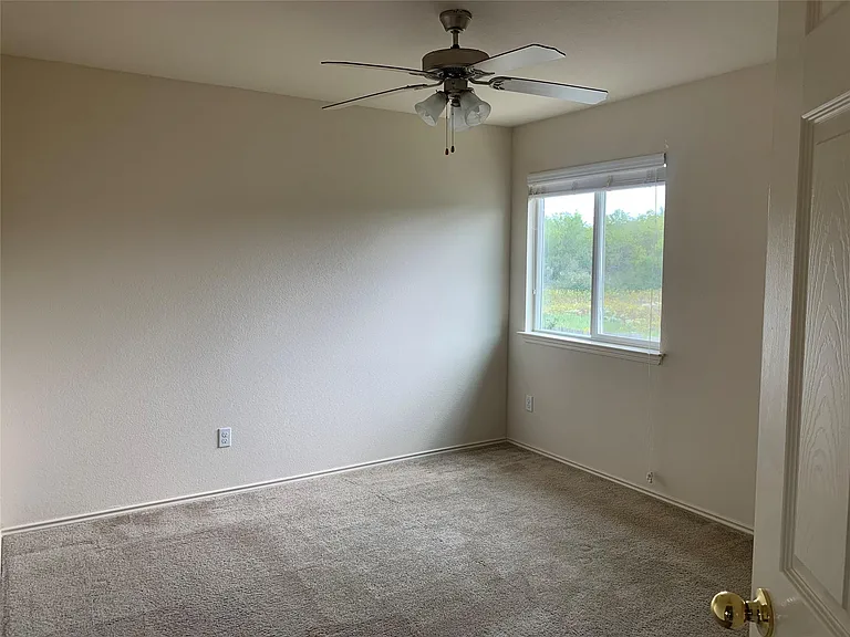 18317 Great Falls Dr — Photo 13
