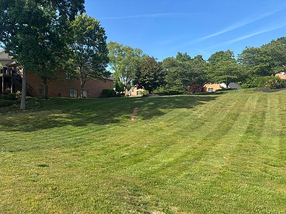 3rd image of 215 Valley View Dr