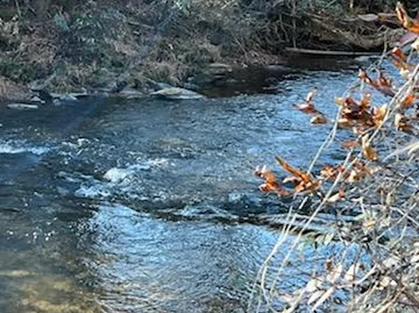 1918 Creekstone Ln, Young Harris, GA 30582