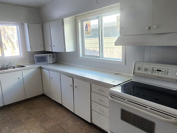 5th image of 308 26th Street