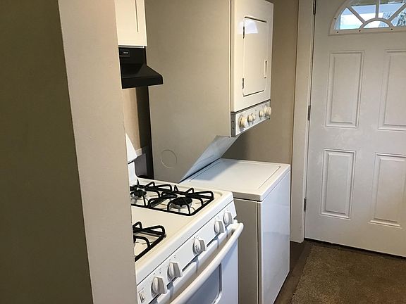 3rd image of 548 McPherson St