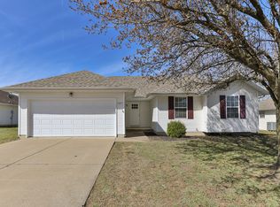 5467 Ridgeview Rd, Pleasant Hope, MO 65725