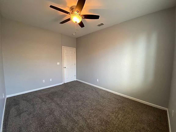 5th image of 3611 W Buena Vista Ave