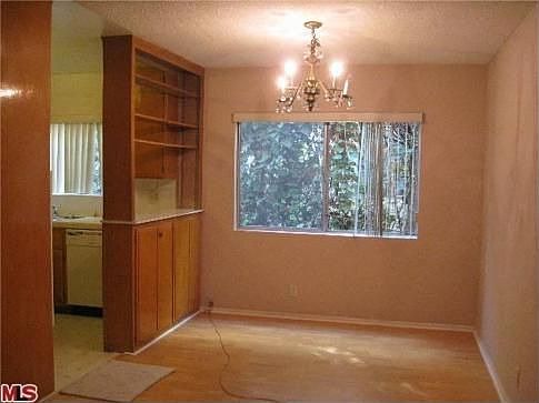 5th image of 1835 Greenfield Ave APT 102