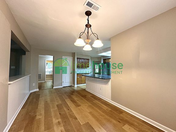 4th image of 2849 Crossings Dr