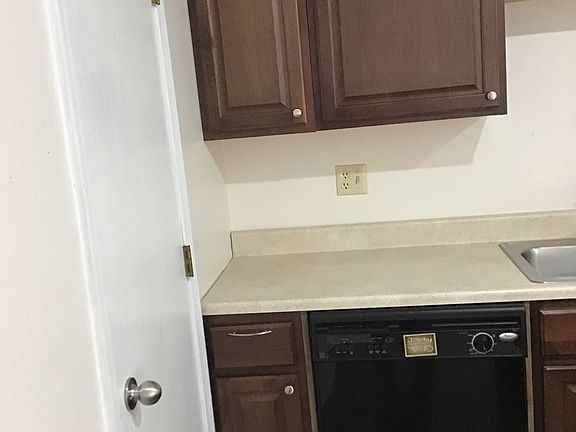 4th image of 231 12 1/2 Ave E #112