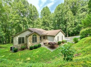 737 Woodbine Rd, Waynesville, NC 28785