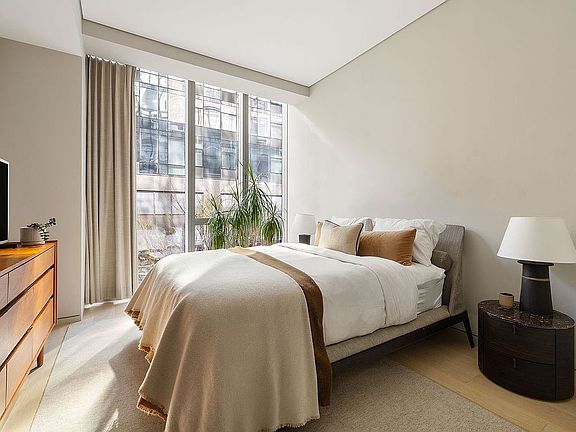 5th image of 515 W 29th St APT 2S