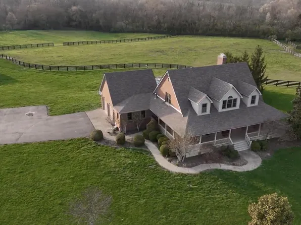 3701 Hidden Lake Ln, Lexington, KY 40516